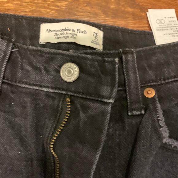 EUC Abercrombie & Fitch the 90s straight ultra high rise jeans
Size 26/2 - Picture 7 of 12